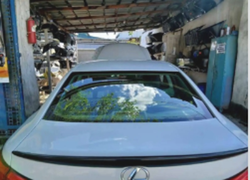 Спойлер на Lexus is 250